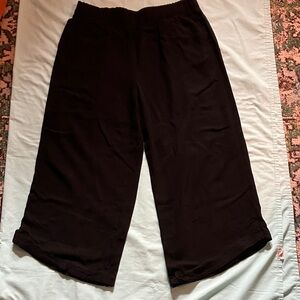 Elegant Black Cropped Pants